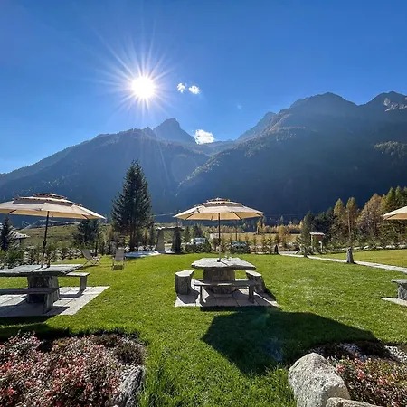 Resort Sabbionaccio & Chiesa in Valmalenco